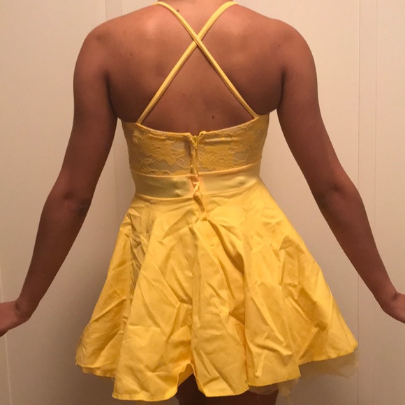 Yellow floral laced dance costume - Picture 2 of 2